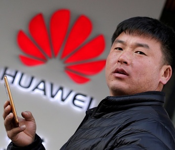 Торговая война США и Китая: смартфоны Huawei останутся без Android
