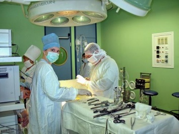 Московские врачи удалили пятилитровую опухоль 16-летней девушке