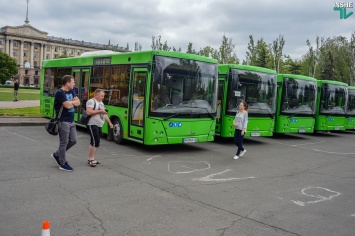 Николаевцам презентовали белорусские автобусы. На маршруты они выйдут через 2-3 недели (ФОТО, ВИДЕО)