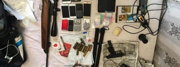 В Никополе полиция задержала наркоторговцев и изъяла наркотиков на 80 000 гривен
