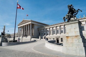 Президент уволил всех ультраправых министров: Австрия на грани парламентско-правительственного коллапса