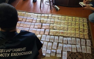 Командира КПВВ "Новотроицкое" задержали за вымогательство взяток