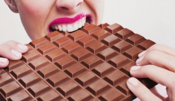 Почему нельзя держать шоколадные батончики в холодильнике