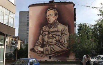 В Киеве появился мурал с изображением Петлюры
