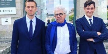 Адвокат братьев Навальных получает деньги от Сороса