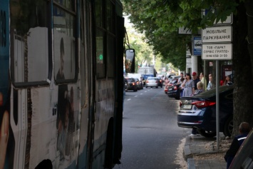 В Днепре ретротрамвай потерял «рога»