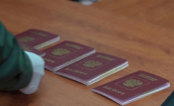 Выдача российских паспортов в "ДНР" провалилась: подлый план Путина потерпел крах