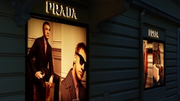 Prada отказывается от натурального меха