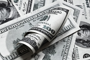 Доллар «выгрыз» свои позиции, гривна рухнула: представлен новый курс валют