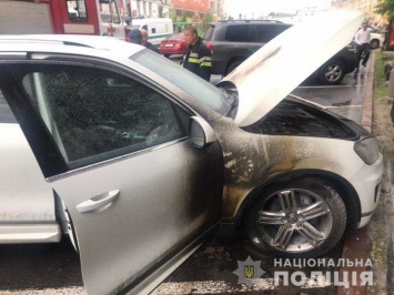 В Харькове неизвестные подожгли авто чиновника Кернеса, - ФОТО