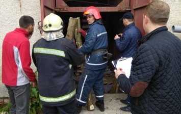 Во Львовской области грузовой лифт упал на двух рабочих