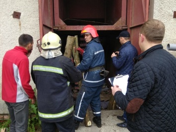 Во Львовской области грузовой лифт упал на двух человек, они погибли