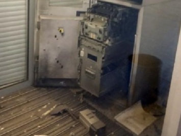 На центральном проспекте Запорожья мужчина взорвал банкомат