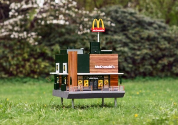 В Швеции открылся самый маленький в мире McDonald's (видео, фото)