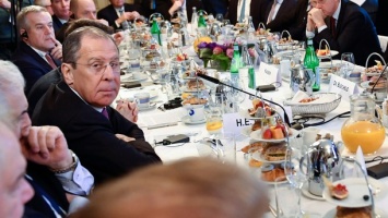 На Минских переговорах Лавров предложил Климкину выпить водки