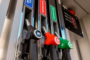 Украинцы стали покупать в 2,5 раза меньше бензина - слишком дорогой
