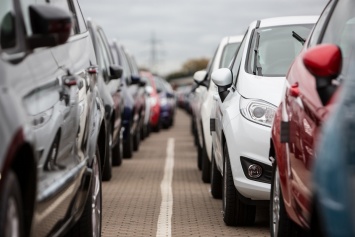 Эксперты объяснили рекордный спрос на автомобили с «автоматом»