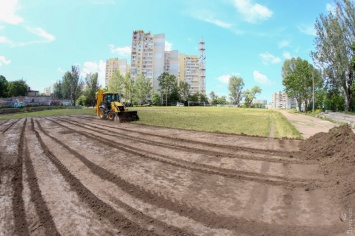 Гандбольное поле, беговые дорожки и комплекс силовых тренажеров: на Пишоновской восстанавливают стадион строительной академии