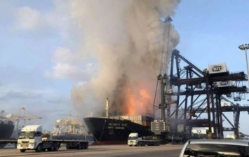 В порту Таиланда произошел взрыв на грузовом судне, десятки пострадавших