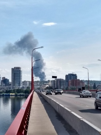 Опять пожар на складах: дым видел весь Днепр (ФОТО, ВИДЕО)