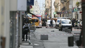 Французская полиция продолжает розыск подозреваемого во взрыве в Лионе