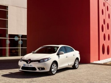 «Когда на ремонт нет времени»: Что нужно знать о подержанном Renault Fluence выяснил блогер