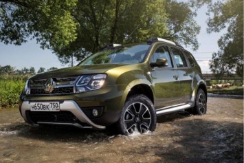 «Эталон проходимости среди «паркетников»: Renault Duster сравнили с первым SUV в России