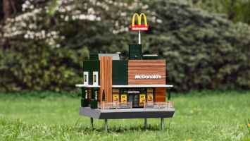 Медовый макфлури, пожалуйста: McDonald’s открыл "ресторан" для пчел