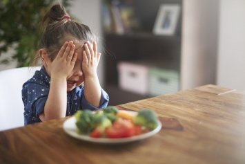 Комаровский показал тарелку здорового питания: на что нельзя "налегать" детям