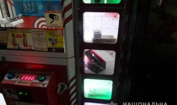 На автовокзале Днепра мужчина ограбил игровой автомат