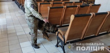 В понедельник неизвестные лжеминеры дважды писали письма в харьковскую полицию. Правоохранители проверили 20 объектов