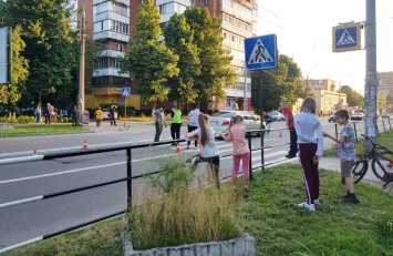 В Полтаве на пешеходном переходе сбили ребенка на скейте (фото)