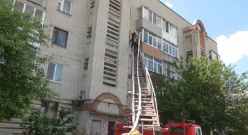 В Сумах в пятиэтажке произошел пожар