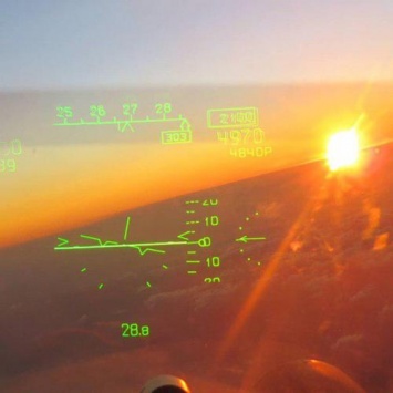 Пилот истребителя Су-35С сфотографировал восход Нибиру