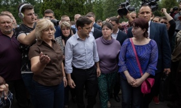 Зеленский встретился с семьями погибших на шахте «Лесная»