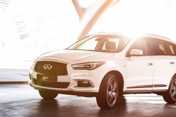 Infiniti объявляет специальные цены на обновленный кроссовер QX60 в России