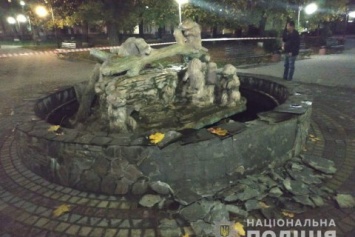 Мужчина, бросивший гранату в фонтан в Бибрке, отделался условным сроком
