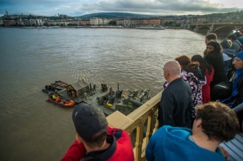 Полиция Венгрии арестовала украинца - капитана теплохода, сбившего катер на Дунае (обновлено)