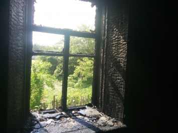 На Днепропетровщине загорелся жилой дом: погиб мужчина