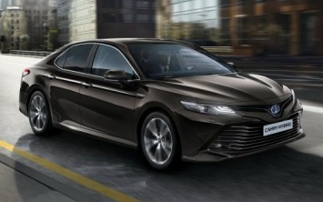 «Не хватает мощности»: Впечатлениями о Toyota Camry Hybrid поделились эксперты