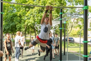 Ко Дню защиты детей в Днепре устроили фестиваль экологического и здорового образа жизни