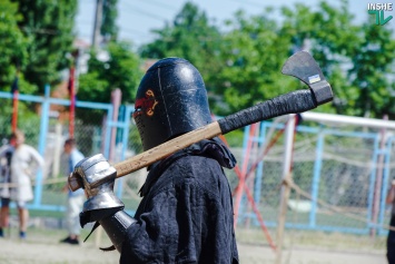 Николаев испытал нашествие средневековых рыцарей - на стадионе «Юность» стартовал Международный фестиваль «Кубок Ольвии» (ФОТО)