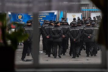 Во ФСИН пообещали уволить руководство колонии, в которой воры устроили банкет