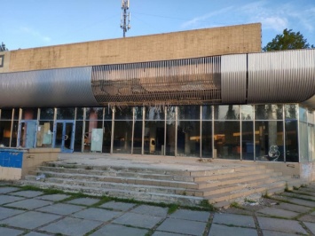 В здании бывшего николаевского кинотеатра «Искра» устроили очередной поджог