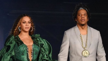 Самые богатые звезды 2019: на чем заработали миллионы Рианна и рэпер Jay Z