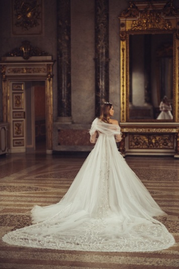 Итальянская Золушка: свадебные платья Atelier Versace