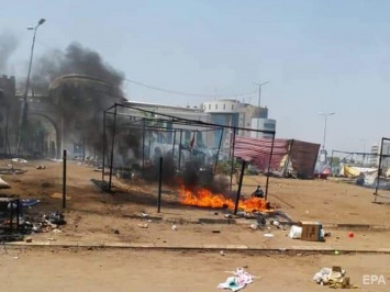 При разгоне лагеря оппозиции в Судане силовики убили около 100 человек, тела погибших сбрасывали в Нил - врачи
