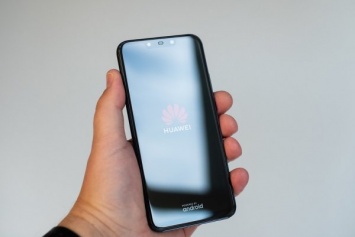 Новый флагман от Huawei получит четыре камеры