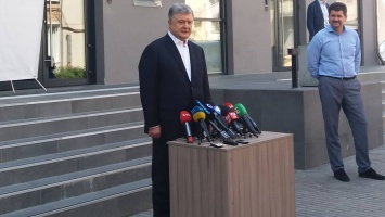 Порошенко прокомментировал инцидент с плагиатом в речи Зеленского