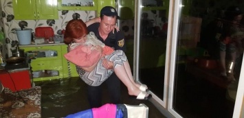 Непогода в Одесской области продолжает бушевать: в Куяльницкой ОТГ эвакуируют людей, - ФОТО